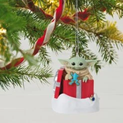 Hallmark Star Wars: The Mandalorian™ Grogu™ Greetings Ornament With Sound And Motion -Hallmark star wars the mandaloriantm grogutm greetings ornament with sound and motion 4 33074594807992